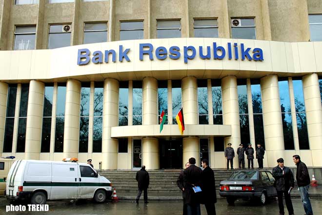 Bank respublika işçilərinin evakuasiyası - fotosessiya